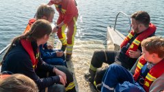 Jugendfeuerwehr Eckel zu Besuch bei der DLRG Seevetal