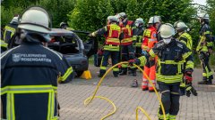 Realistische Einsatzübung am Bahnhof Klecken: Verkehrsunfall mit mehreren Verletzten