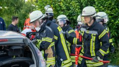 Realistische Einsatzübung am Bahnhof Klecken: Verkehrsunfall mit mehreren Verletzten