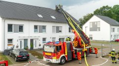 Blitzeinschlag löst Großeinsatz in Eckel aus