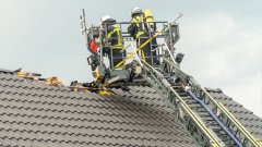 Blitzeinschlag löst Großeinsatz in Eckel aus