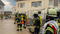 Blitzeinschlag löst Großeinsatz in Eckel aus