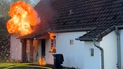 Brennende Mülltonne griff auf Gebäude über – Einsatzkräfte übten anspruchsvolles Szenario