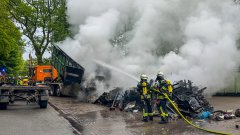 Brand in Müllumschlaganlage in Nenndorf sorgt für größeren Feuerwehreinsatz