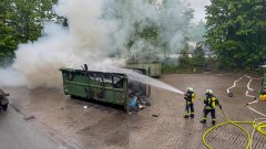 Brand in Müllumschlaganlage in Nenndorf sorgt für größeren Feuerwehreinsatz