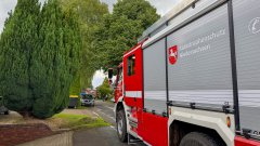 Rauchentwicklung im ersten Obergeschoss eines Mehrfamilienhauses löste Einsatz aus
