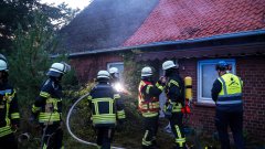 Einsatzübung fordert Feuerwehren und Rettungsdienst in Iddensen