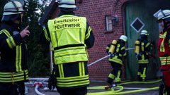 Einsatzübung fordert Feuerwehren und Rettungsdienst in Iddensen