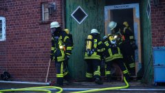 Einsatzübung fordert Feuerwehren und Rettungsdienst in Iddensen