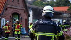 Einsatzübung fordert Feuerwehren und Rettungsdienst in Iddensen