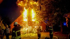 Einsatzübung fordert Feuerwehren und Rettungsdienst in Iddensen